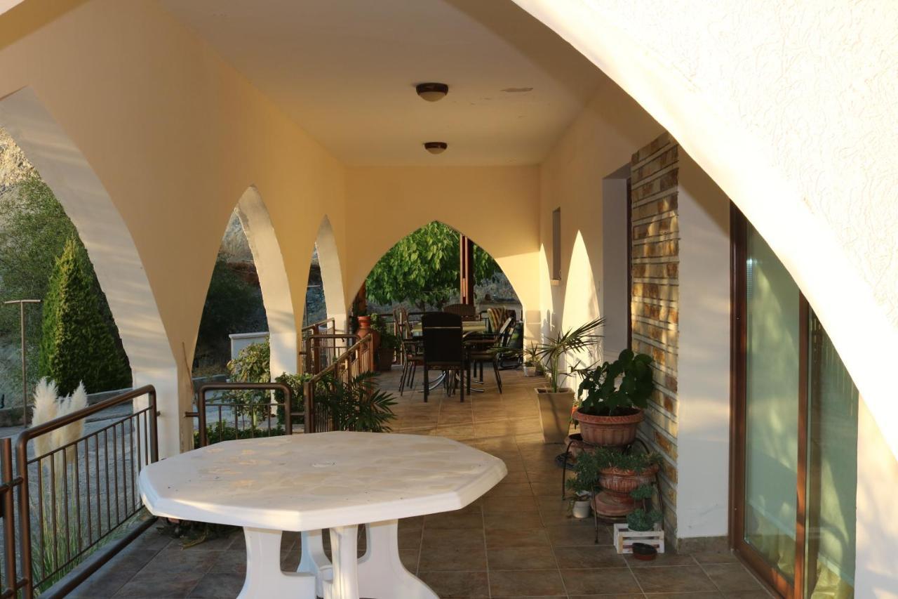 Georgiou Villa In Action Pelendri Exterior photo